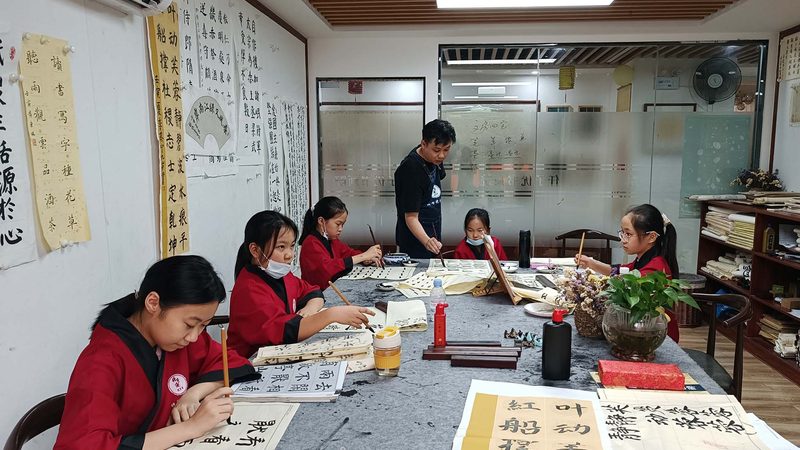 随着互联网的普及，视频自学成为了一种流行的学习方式。视频自学具有以下优势：